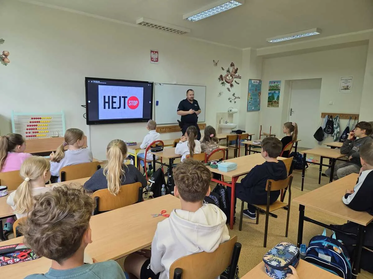 Bezpieczne wakacje – wspólna edukacja służb i szkół dla młodzieży