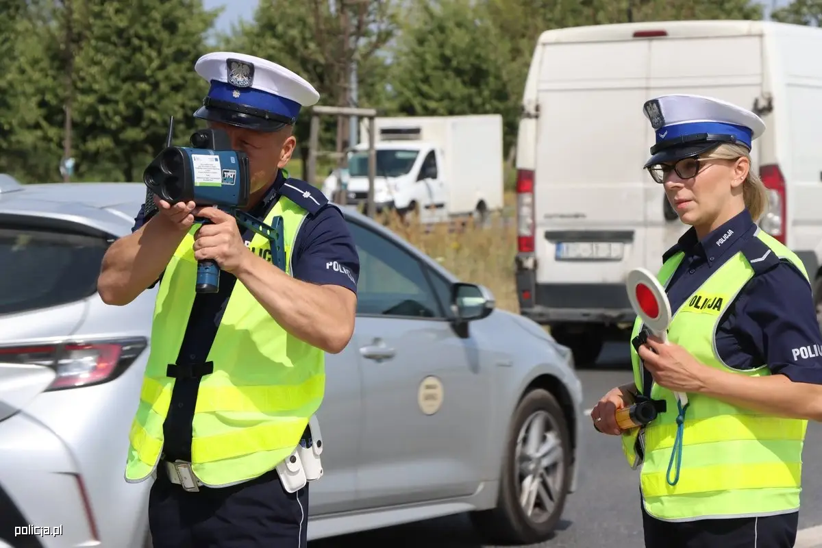 Działania „PRĘDKOŚĆ” – policjanci kontrolują kierowców w całym kraju