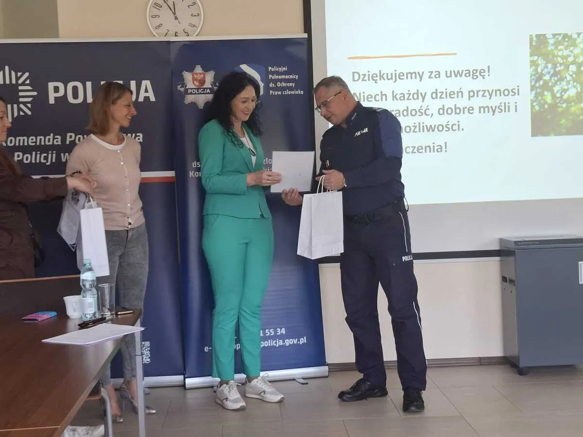 Szkolenie KPP w Giżycku na temat równowagi między pracą a życiem